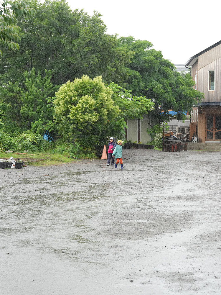 雨の日　川下り遊び１