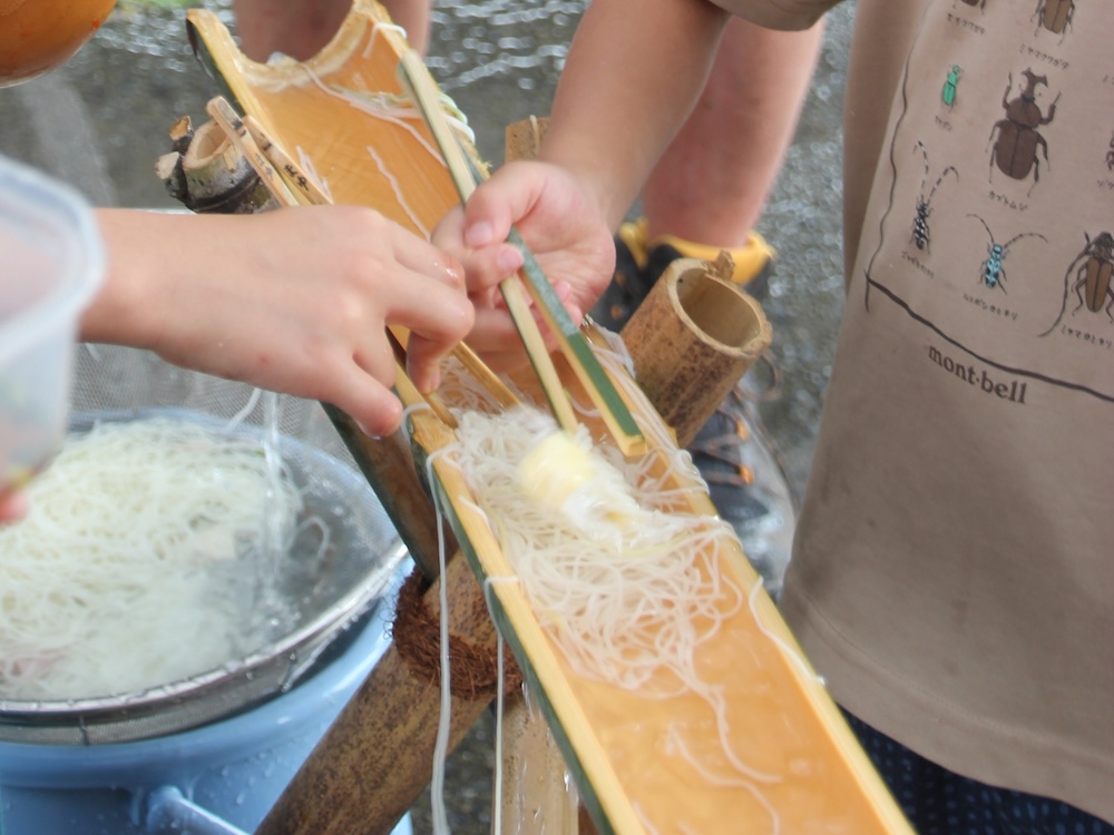 夏休み学童　流しそうめん２