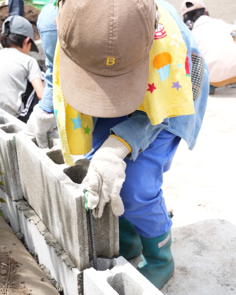 4年 田んぼ作り ブロック積み6