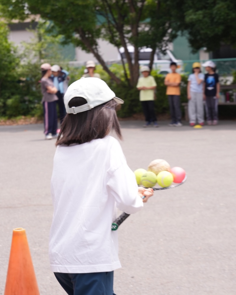 4年 体育 ボール運び1