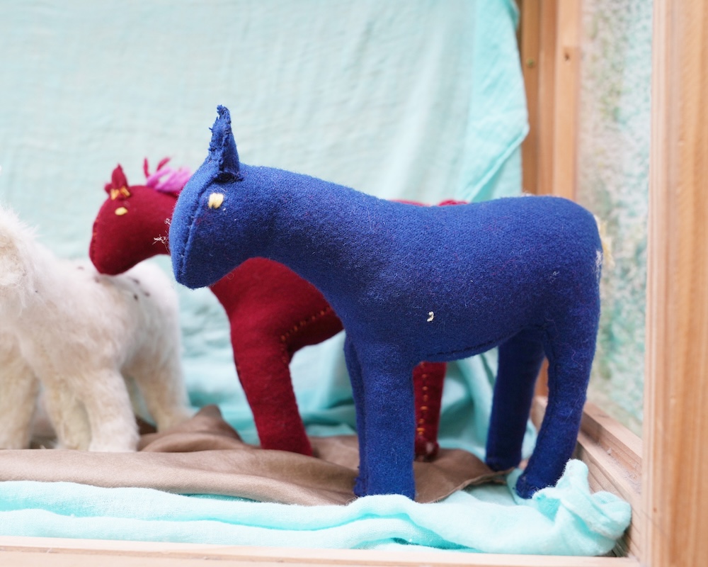 手仕事作品　6年　青い馬