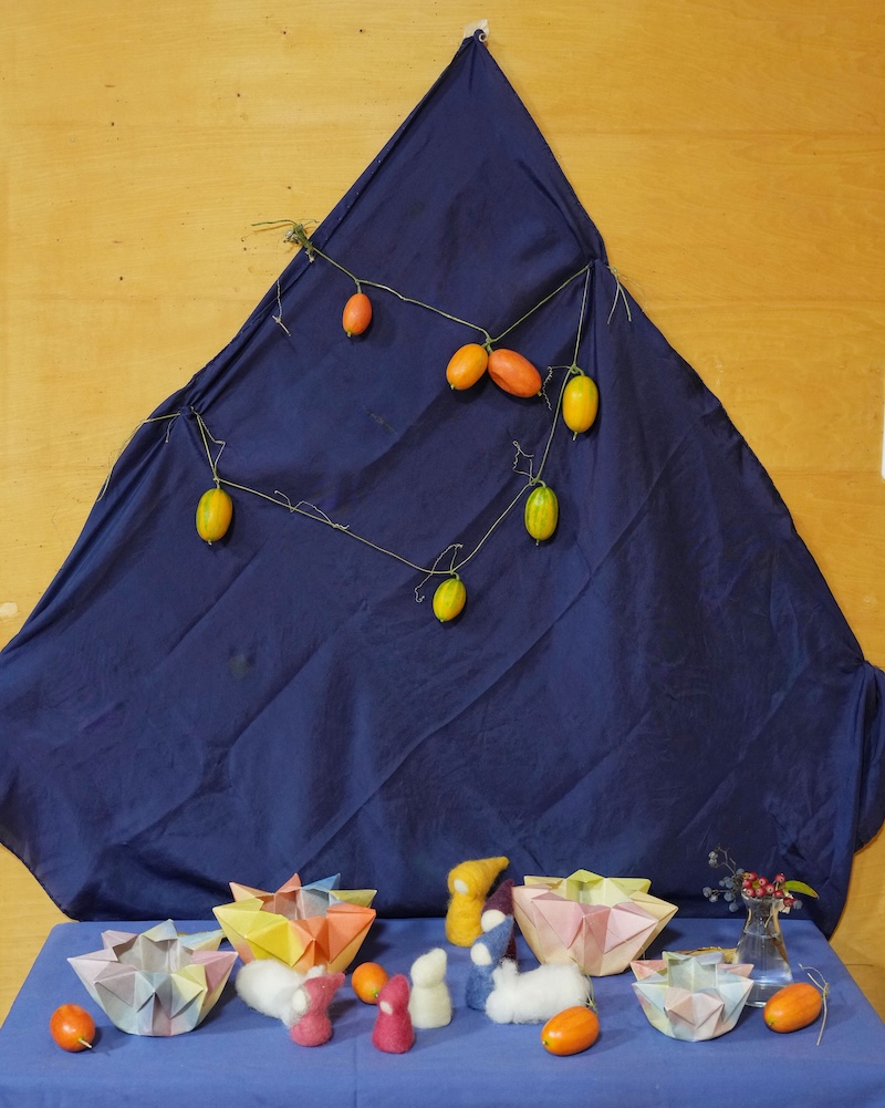 1年　教室　11月　お祝い　テーブル