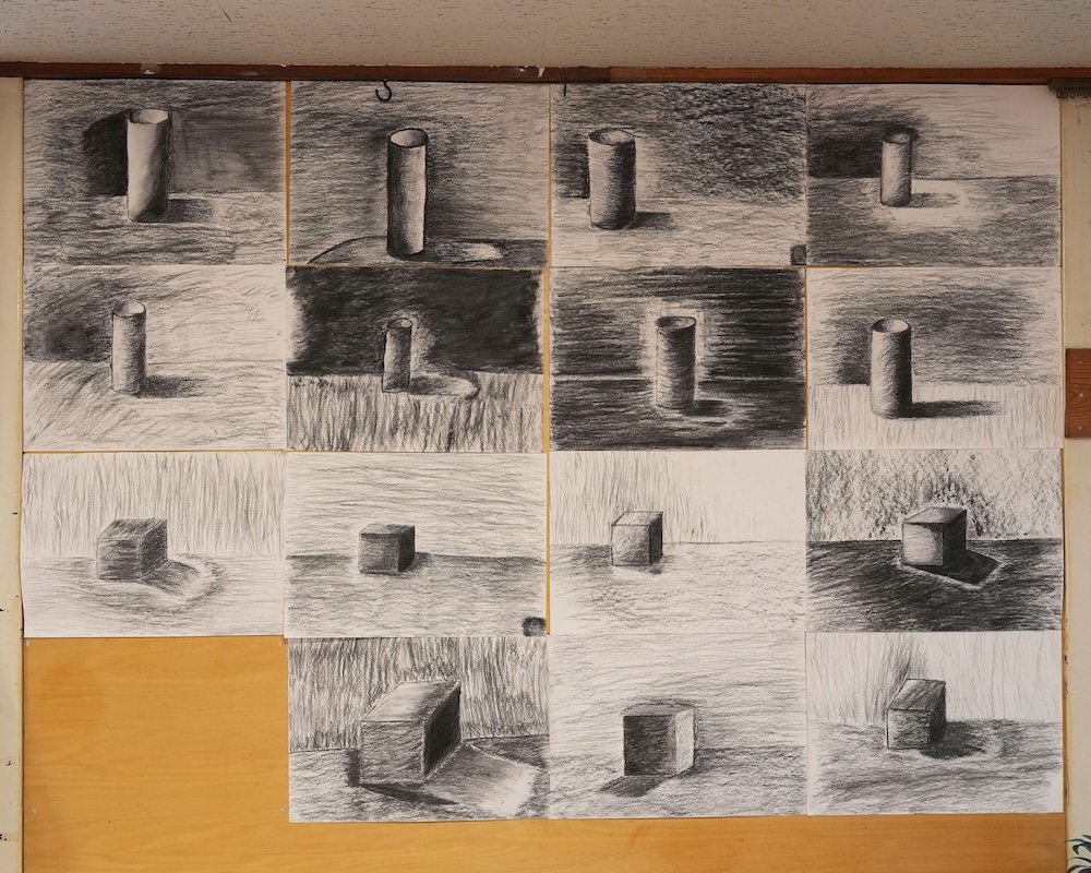 7年　明暗法素描　立方体