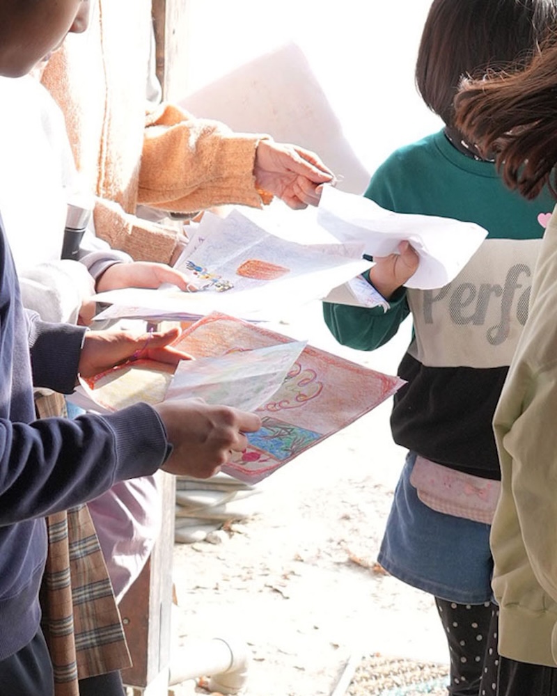 4年　お礼　手渡す