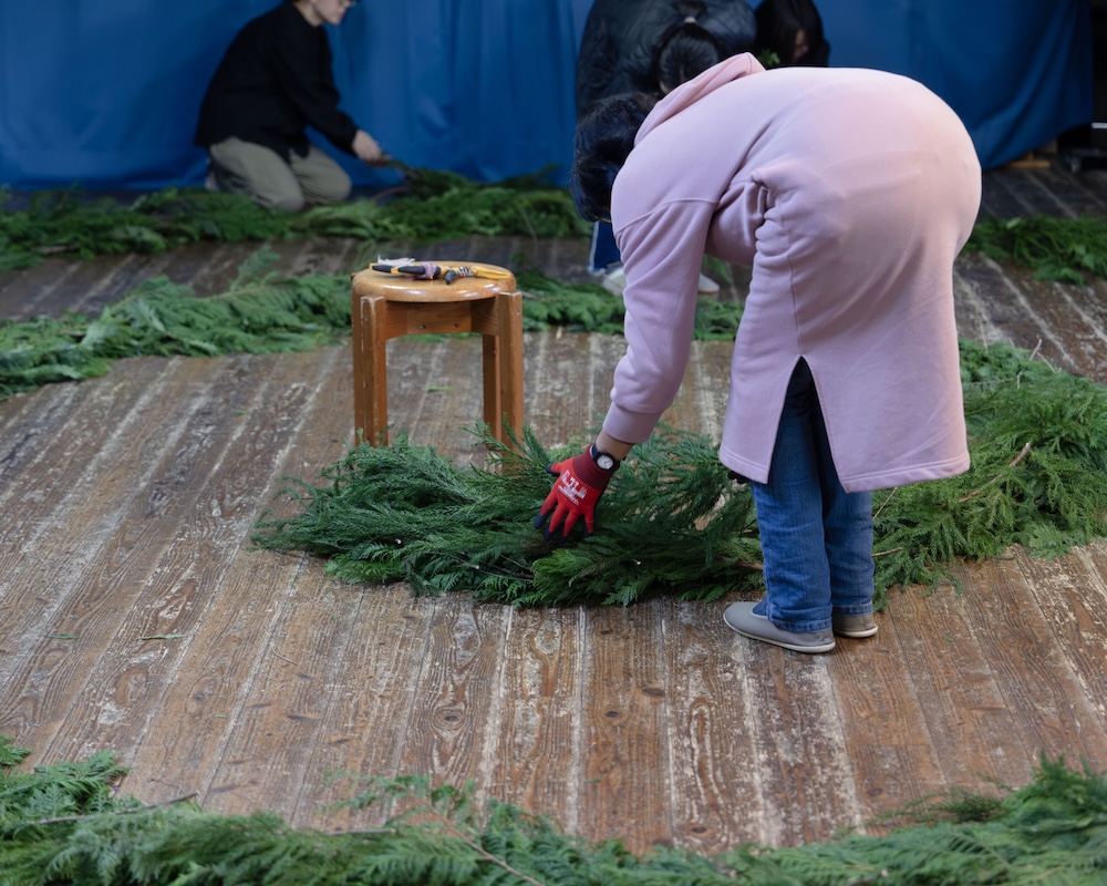 アドベントガーデンの準備　保護者