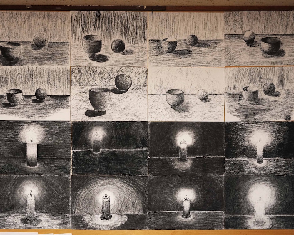 ７年　美術　明暗法素描　ローソク３