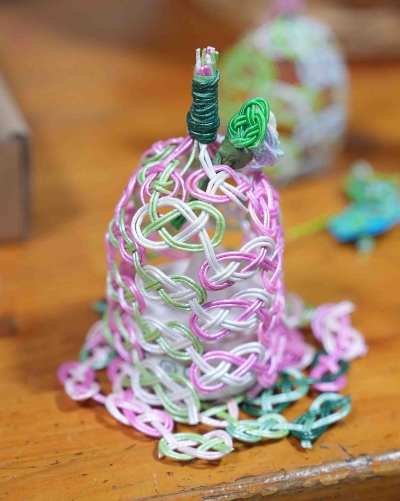 4年　フォルメン線描　水引２