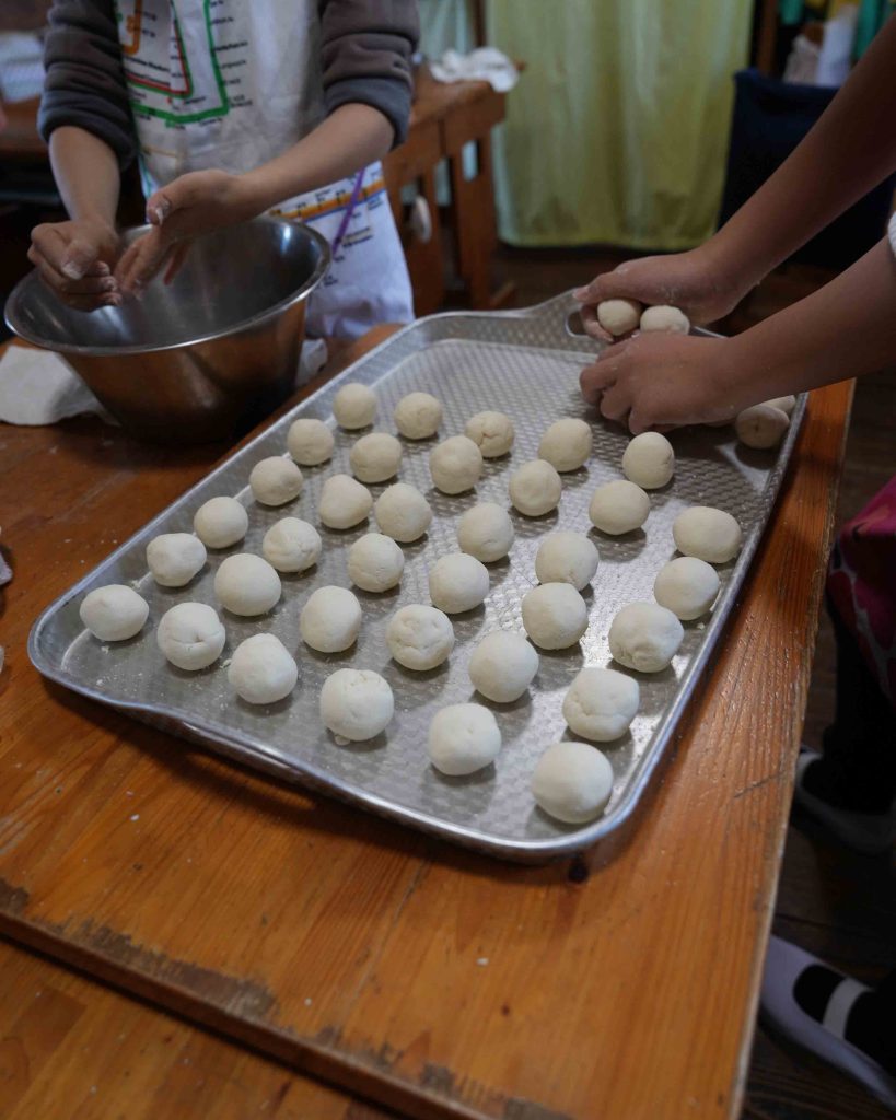 どんど焼き　準備　お団子作り２