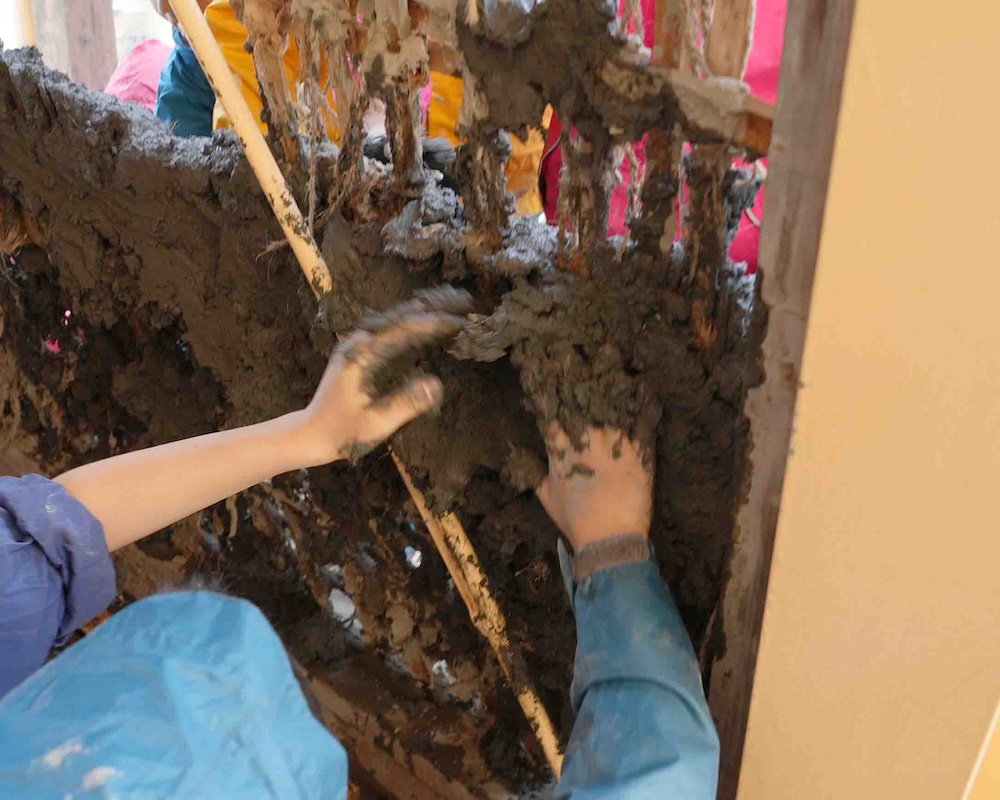 3年　土壁塗り４