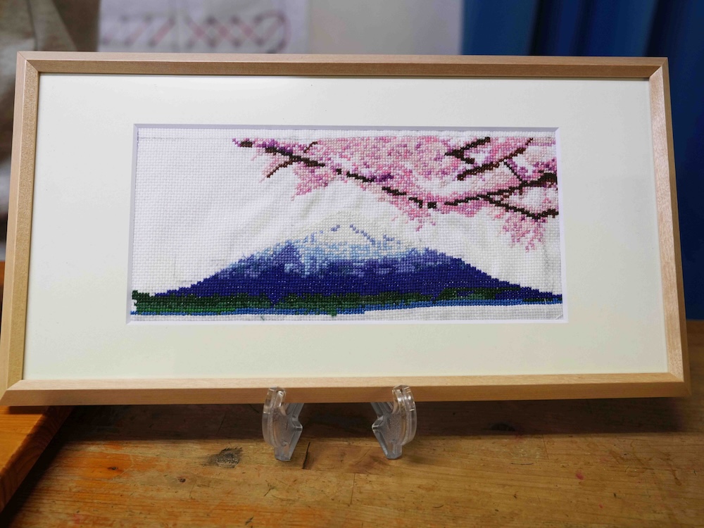 8年　プロジェクト　クロスステッチ　富士山と桜