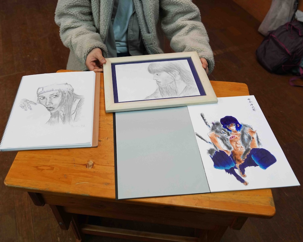 8年　プロジェクト　絵を描く