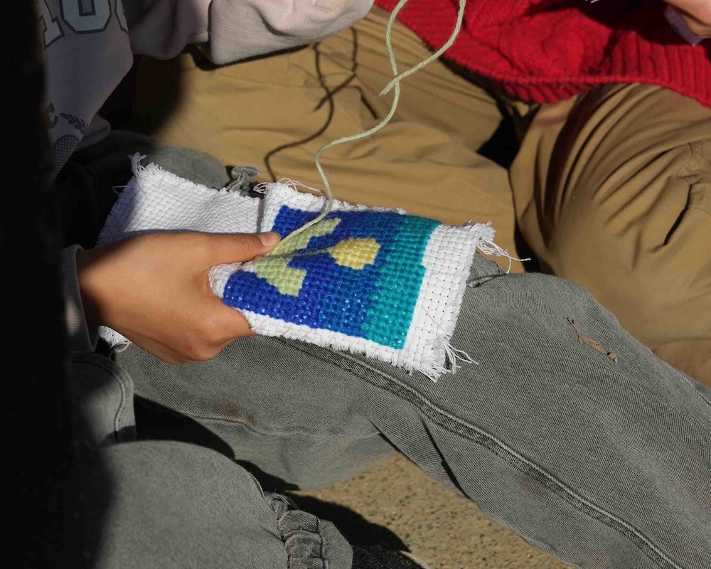 4年　手仕事　クロスステッチ２