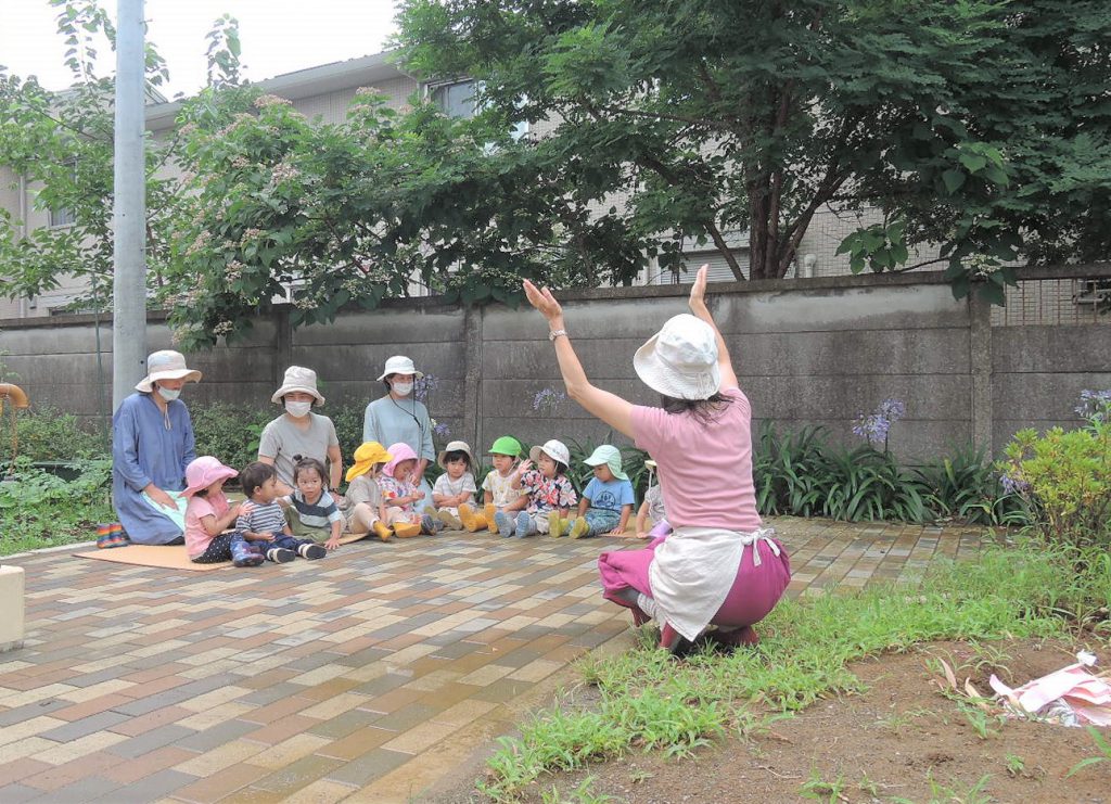 つめくさ保育園の夏まつりのはじまり。季節ごとの行事を大切にしています。